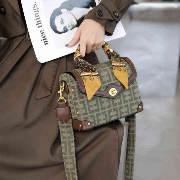 2022 factory wholesale new women's foreign style trend versatile fashion classic one shoulder messenger small square handbag
2022 factory wholesale new women's foreign style trend versatile fashion classic one shoulder messenger small square handbag