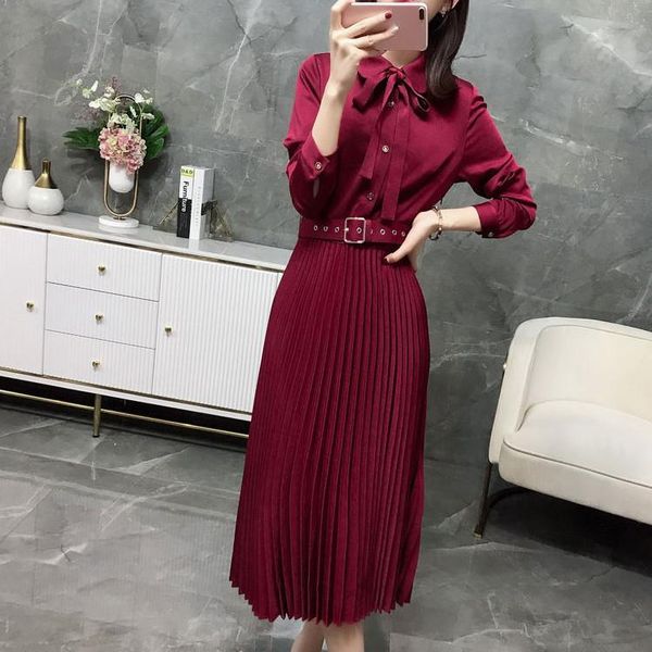 casual dresses 2022 elegant women spring autumn long sleeve solid pleated dress female turn down collar office lady fashion p194, Black;gray
casual dresses 2022 elegant women spring autumn long sleeve solid pleated dress female turn down collar office lady fashion p194, Black;gray