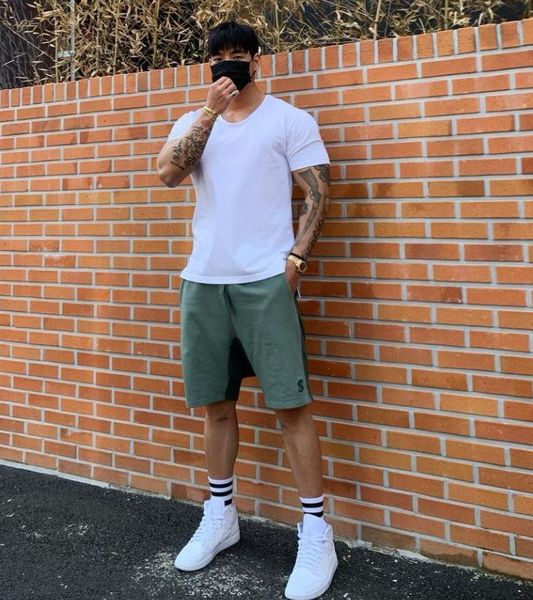 korean style loose shorts summer men gyms casual cotton jogger short fashion pant bodybuilding durable men's, White;black
korean style loose shorts summer men gyms casual cotton jogger short fashion pant bodybuilding durable men's, White;black
