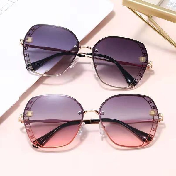 fashion accessories luxury designer sunglasses street shooting rimless ladies metal uv400, White;black
fashion accessories luxury designer sunglasses street shooting rimless ladies metal uv400, White;black