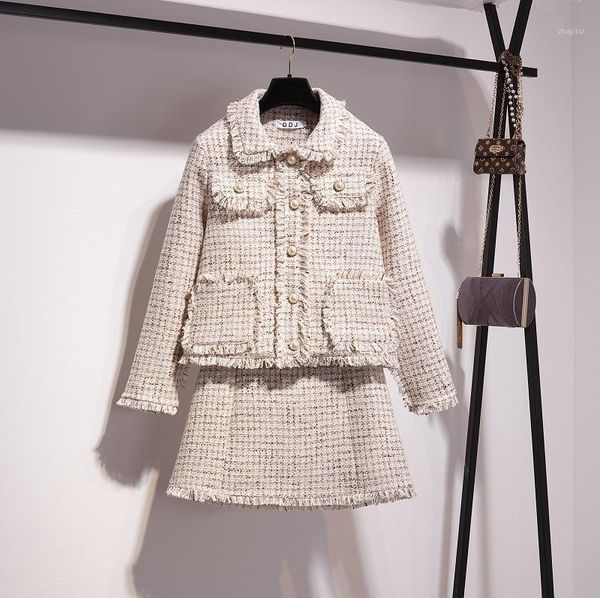 two piece dress fashion design women spring white plaid tassel beading tweed woolen short coat and a-line skirt twinset suit
two piece dress fashion design women spring white plaid tassel beading tweed woolen short coat and a-line skirt twinset suit