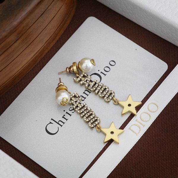 70% off high-quality jewelry family letter pearl earrings and earrings, Golden
70% off high-quality jewelry family letter pearl earrings and earrings, Golden