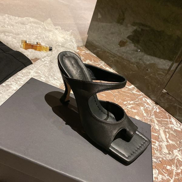 heel 9.5cm women sandals black designer simple fashion sexly temperament grade ladies shoes elegant real leather
heel 9.5cm women sandals black designer simple fashion sexly temperament grade ladies shoes elegant real leather