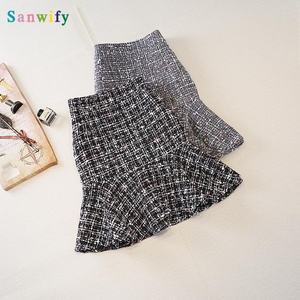 skirts high waist woolen a- line fishtail skirt autumn and winter plaid for female students slimming flounced, Black
skirts high waist woolen a- line fishtail skirt autumn and winter plaid for female students slimming flounced, Black