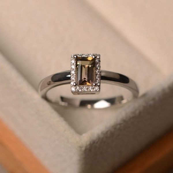 cluster rings s925 sterling silver zircon classic square citrine index finger simple fashion personality to send girlfriend exquisite ring, Golden;silver
cluster rings s925 sterling silver zircon classic square citrine index finger simple fashion personality to send girlfriend exquisite ring, Golden;silver