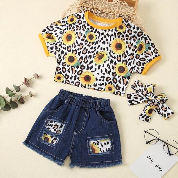 pcs baby outfits sunflower & leopard print short sleeve round neck t-shirt + frayed raw hem ripped jeans bowknot headband clothing sets, White
pcs baby outfits sunflower & leopard print short sleeve round neck t-shirt + frayed raw hem ripped jeans bowknot headband clothing sets, White