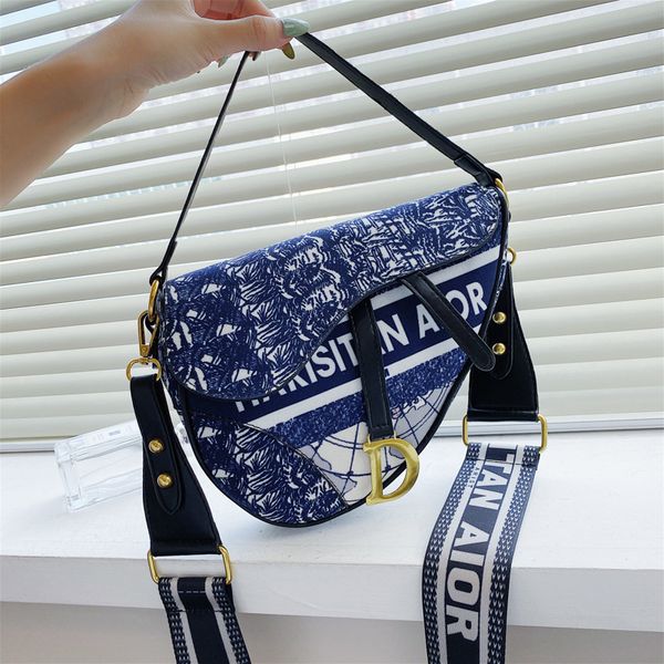 designer bags saddle female 2021 new fashion printed single wide shoulder belt messenger bag net red envelope lok7
designer bags saddle female 2021 new fashion printed single wide shoulder belt messenger bag net red envelope lok7