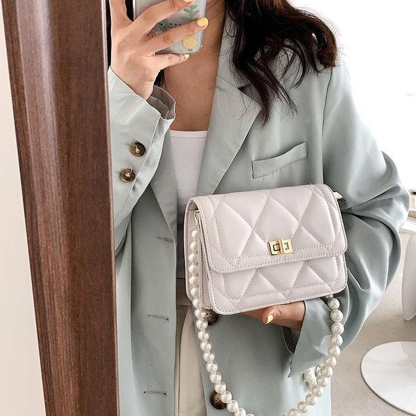 2021 rhombus korean pearl female new stitching shoulder color single solid chain bag handbag messenger lmtwj
2021 rhombus korean pearl female new stitching shoulder color single solid chain bag handbag messenger lmtwj