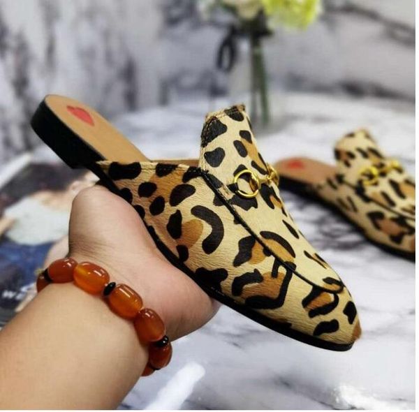 2021 100% leather men soft cowhide lazy women shoes metal buckle beach slippers mules classic lady with box #03, Black
2021 100% leather men soft cowhide lazy women shoes metal buckle beach slippers mules classic lady with box #03, Black