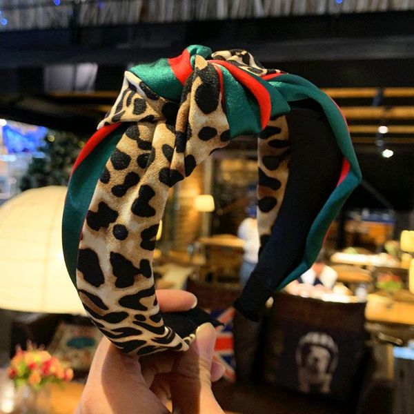 hair accessories 2021 korean wide-brimmed headband stripes knotted leopard print hit color hairbands face wash headwear wholesal
hair accessories 2021 korean wide-brimmed headband stripes knotted leopard print hit color hairbands face wash headwear wholesal
