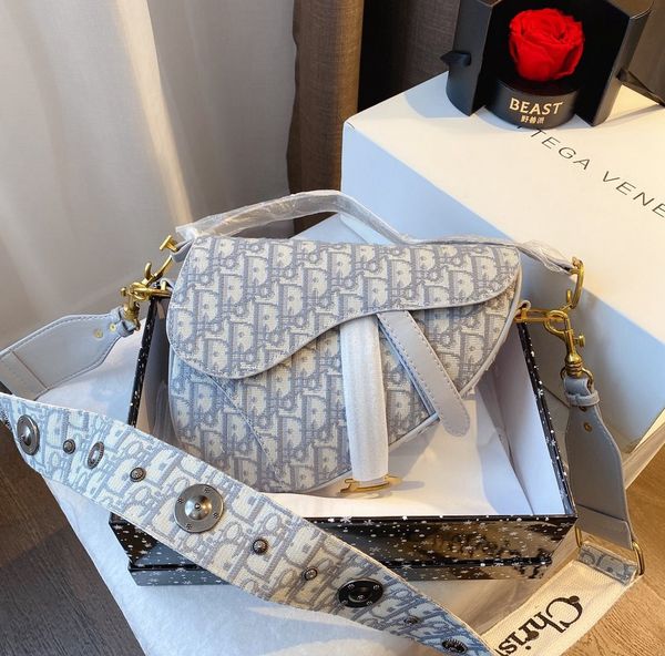 Luxury Brand Leather Shoulder Bag 2021 Fashion Women's Classic Handbags High Quality Crossbody Bags -L4767, A-l4767
Luxury Brand Leather Shoulder Bag 2021 Fashion Women's Classic Handbags High Quality Crossbody Bags -L4767, A-l4767