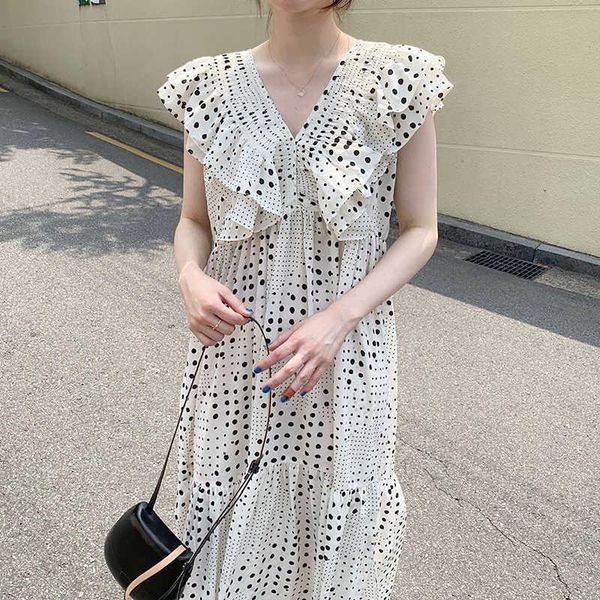 fashion summer gentle loose korean v neck ruffles patchwork flying sleeve polka dot dress women vestido feminino retro 210610, Black;gray
fashion summer gentle loose korean v neck ruffles patchwork flying sleeve polka dot dress women vestido feminino retro 210610, Black;gray