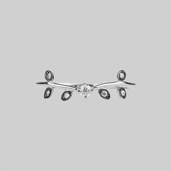 wedding rings exquisite silver simple leaf zircon engagement ring fashion minimalism white crystal for women jewelry gifts, Slivery;golden
wedding rings exquisite silver simple leaf zircon engagement ring fashion minimalism white crystal for women jewelry gifts, Slivery;golden