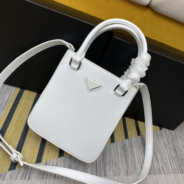 ladies white leather small totes fashion and elegant shopping portable mobile phone bag
ladies white leather small totes fashion and elegant shopping portable mobile phone bag