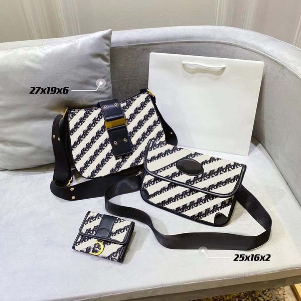 high-quality luxury designer women's 3-piece handbag fashion bags combination bag large-capacity portable multi-function daily backpack
high-quality luxury designer women's 3-piece handbag fashion bags combination bag large-capacity portable multi-function daily backpack