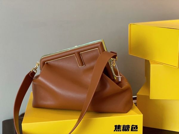 fend luxury handbags storage 21 new f family autumn winter first same one shoulder messenger hbag cowhide magnetic buckl
fend luxury handbags storage 21 new f family autumn winter first same one shoulder messenger hbag cowhide magnetic buckl
