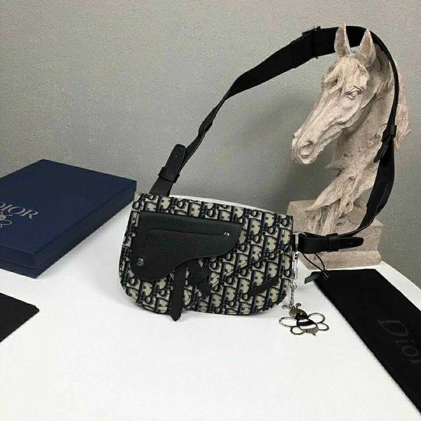 european station chip version fashion shoulder chest tide brand saddle pistol old flower leather messenger bag handbag zly
european station chip version fashion shoulder chest tide brand saddle pistol old flower leather messenger bag handbag zly