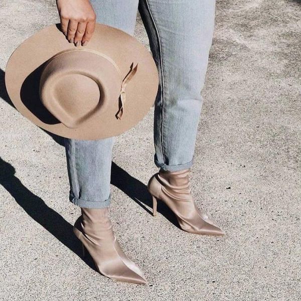 boots style elastic spring/fall 2021 red, black, blue and apricot high toe, thin heel medium hose boots.t003
boots style elastic spring/fall 2021 red, black, blue and apricot high toe, thin heel medium hose boots.t003