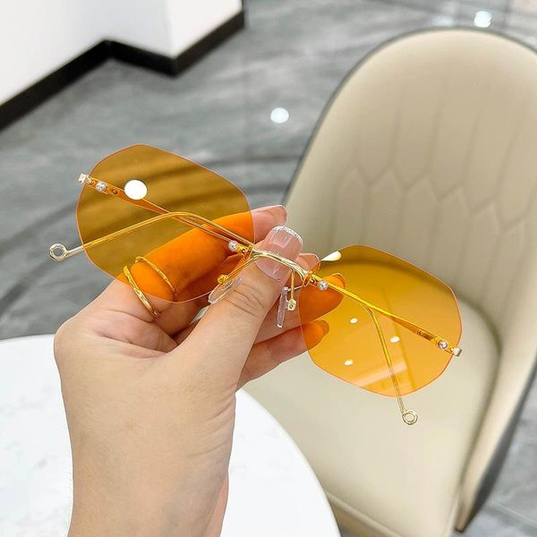 sunglasses 2021 cat eye women gradient rimless sun glasses ladies ocean diamond cutting lens shade eyewear, White;black
sunglasses 2021 cat eye women gradient rimless sun glasses ladies ocean diamond cutting lens shade eyewear, White;black