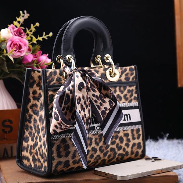 evening bags tote for women 2021 fashion leopard print leather silk scarf all-match shoulder satchels purses and handbags sac a main
evening bags tote for women 2021 fashion leopard print leather silk scarf all-match shoulder satchels purses and handbags sac a main