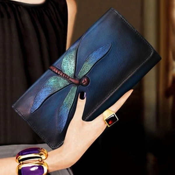 2021 new female head layer cowhide portable designer korean version of real wallet temperament large-capacity portable bomb cinderella bag, Red;black
2021 new female head layer cowhide portable designer korean version of real wallet temperament large-capacity portable bomb cinderella bag, Red;black