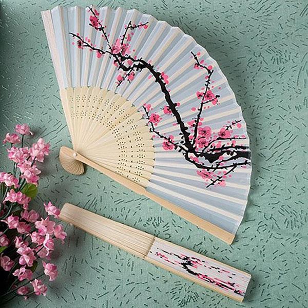 1pcs summer women girl dancing fan elegant plum blossom flower print folding hand designer white polyester fans party favor
1pcs summer women girl dancing fan elegant plum blossom flower print folding hand designer white polyester fans party favor