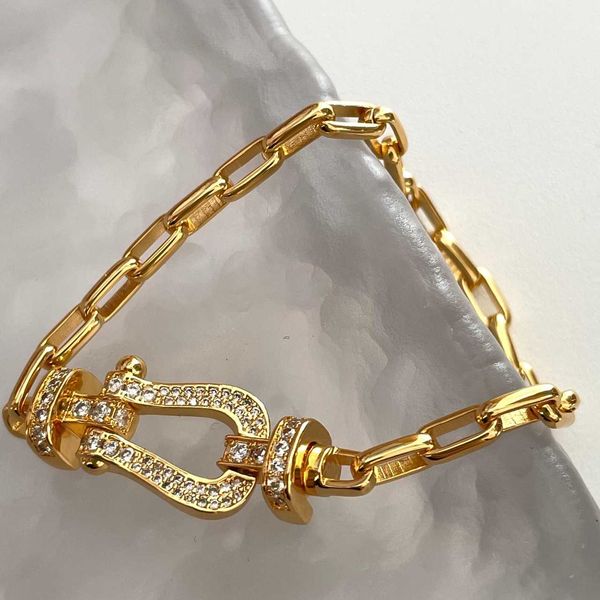 bracelet female v gold couple gift 8-button horseshoe buckle copper plated gold plated micro diamond k1-4, Silver
bracelet female v gold couple gift 8-button horseshoe buckle copper plated gold plated micro diamond k1-4, Silver