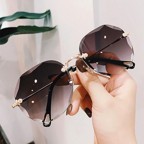 sunglasses 2021 rimless women's design fashion lady sun glasses vintage alloy classic designer shades ffemale eyewear uv400, White;black
sunglasses 2021 rimless women's design fashion lady sun glasses vintage alloy classic designer shades ffemale eyewear uv400, White;black