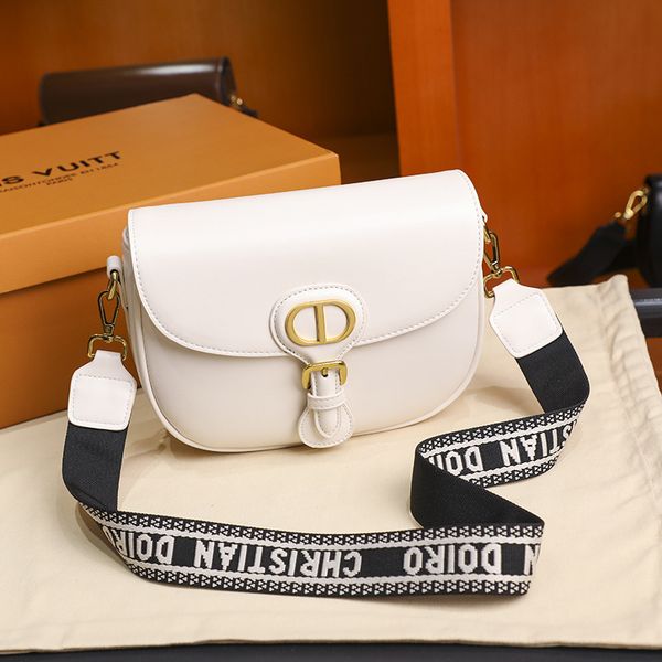 hong kong advanced sense wide shoulder belt simple saddle 2021 new fashion women's bag single shoulder messenger bag
hong kong advanced sense wide shoulder belt simple saddle 2021 new fashion women's bag single shoulder messenger bag