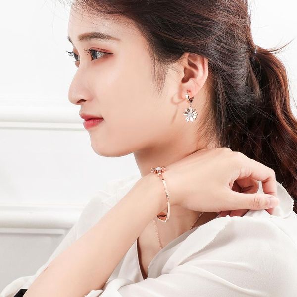 earrings & necklace women's gift sets 3pcs/set fashion jewlery ip gold plated stainless steel bracelet earring flower box set, Silver
earrings & necklace women's gift sets 3pcs/set fashion jewlery ip gold plated stainless steel bracelet earring flower box set, Silver