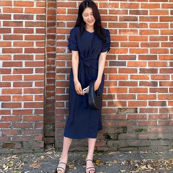 temperament korean chic vintage simple slim a line o neck short sleeve bandage dress women mid length vestidos summer high waist 210610, Black;gray
temperament korean chic vintage simple slim a line o neck short sleeve bandage dress women mid length vestidos summer high waist 210610, Black;gray