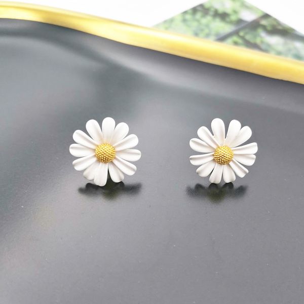 summer new trend floral daisy flower stud earrings fashion fresh sunflower 2 style asymmetric earrings girl ears jewelry brincos, Golden;silver
summer new trend floral daisy flower stud earrings fashion fresh sunflower 2 style asymmetric earrings girl ears jewelry brincos, Golden;silver