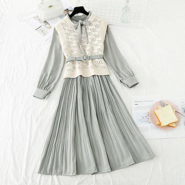 casual dresses two piece set women elegant pleated long dress 2021 knitted vest + sleeve bow bandage fashion suit, Black;gray
casual dresses two piece set women elegant pleated long dress 2021 knitted vest + sleeve bow bandage fashion suit, Black;gray
