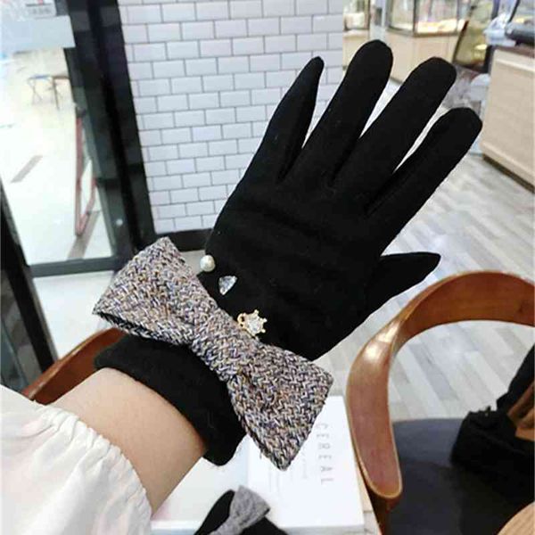 gloves blended bow pearl rhinestone cashmere crown finger thickened female touch screen student warm, Blue;gray 
gloves blended bow pearl rhinestone cashmere crown finger thickened female touch screen student warm, Blue;gray