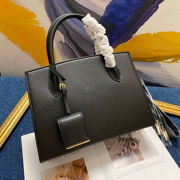 designer handbags fashion shoulder bags women diagonal bag imported cowhide with crocodile pattern production style design totes designerbag
designer handbags fashion shoulder bags women diagonal bag imported cowhide with crocodile pattern production style design totes designerbag