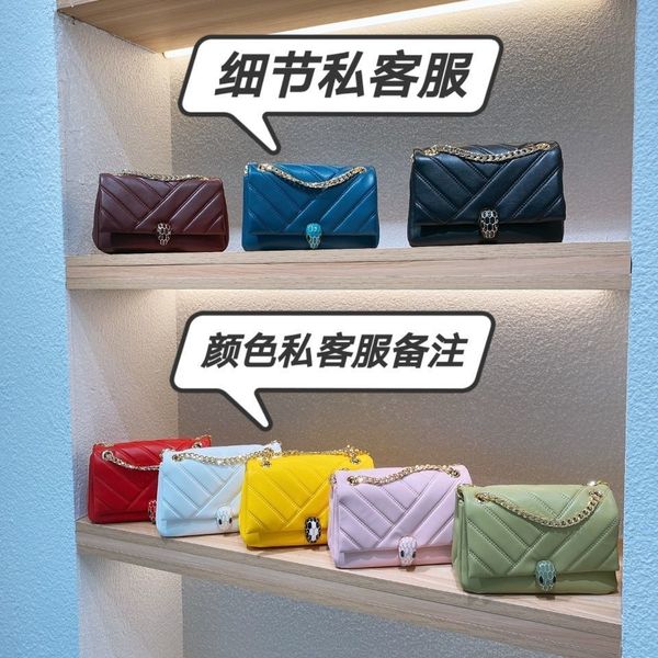 2021 new fashion net red simple soft leather snakehead embroidery cross one shoulder fashionable versatile small square bag
2021 new fashion net red simple soft leather snakehead embroidery cross one shoulder fashionable versatile small square bag