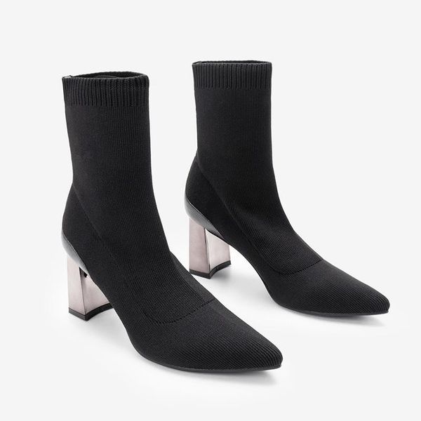 boots 2021 autumn and winter socks women's short black knitted wool elastic all-match pointed chunky heel
boots 2021 autumn and winter socks women's short black knitted wool elastic all-match pointed chunky heel