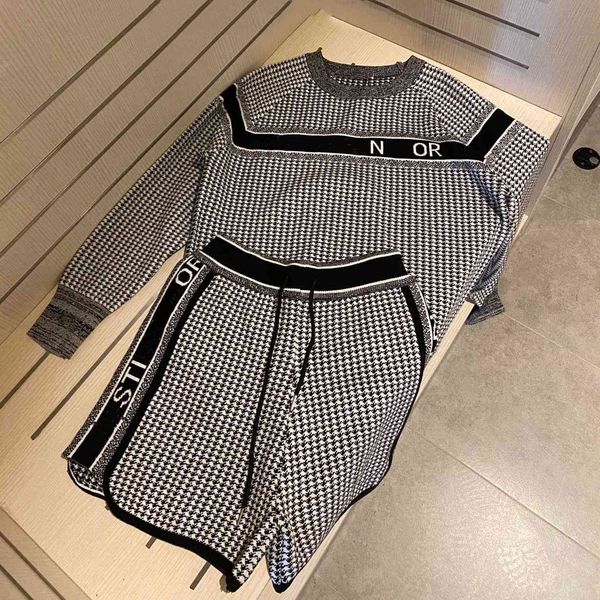 70% off qianniao knitted suit female autumn round neck long sleeve sweater casual 5-point shorts stitched loose tide bottomed shirt, Gray
70% off qianniao knitted suit female autumn round neck long sleeve sweater casual 5-point shorts stitched loose tide bottomed shirt, Gray
