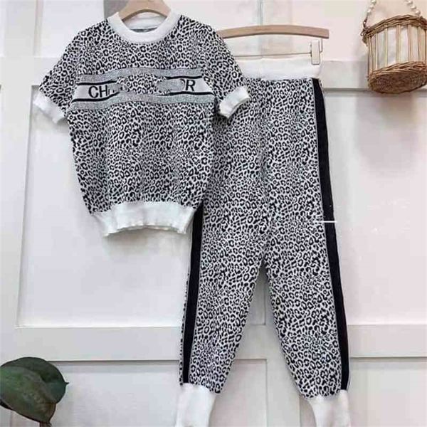 summer tide print set women's slim short sleeve t-shirt small foot pants two-piece set, White;black
summer tide print set women's slim short sleeve t-shirt small foot pants two-piece set, White;black