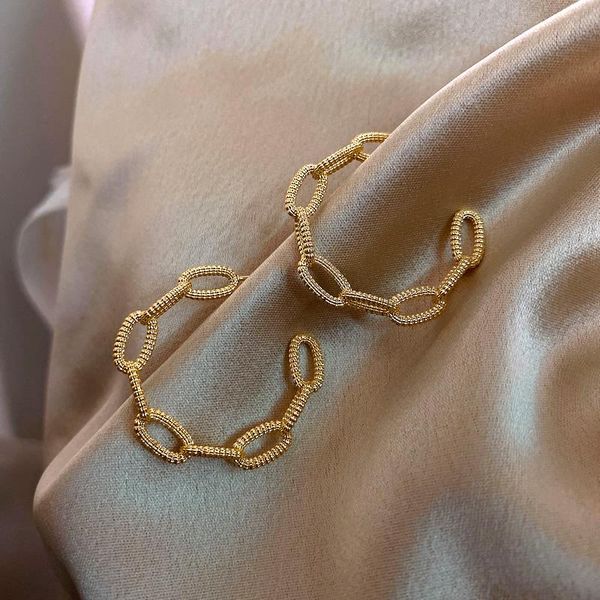 dangle & chandelier classic gold twist c-shaped hip hoop earrings for woman 2021 korean fashion jewelry gothic girl's exaggerated, Silver
dangle & chandelier classic gold twist c-shaped hip hoop earrings for woman 2021 korean fashion jewelry gothic girl's exaggerated, Silver
