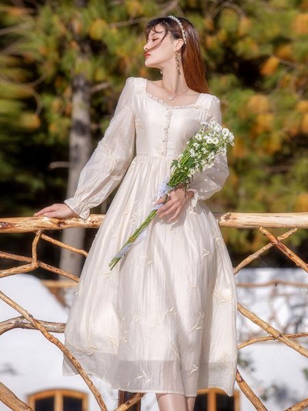 casual dresses lantern sleeve square neck fairy dress spring autumn party embroidery sweet gentle retro vestidos de fiesta, Black;gray
casual dresses lantern sleeve square neck fairy dress spring autumn party embroidery sweet gentle retro vestidos de fiesta, Black;gray