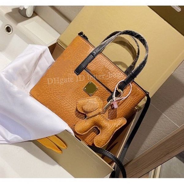luxury 2021 ss designer shopping bag crossbody handbag classic geometric letter hardware 24k zipper tote bags women fashion shoulder handbag
luxury 2021 ss designer shopping bag crossbody handbag classic geometric letter hardware 24k zipper tote bags women fashion shoulder handbag