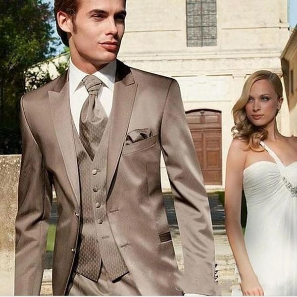 men's suits & blazers fashion design brown peaked lapel two buttons custome made slim fit tuxedos bridegroom dinner party wear, White;black
men's suits & blazers fashion design brown peaked lapel two buttons custome made slim fit tuxedos bridegroom dinner party wear, White;black