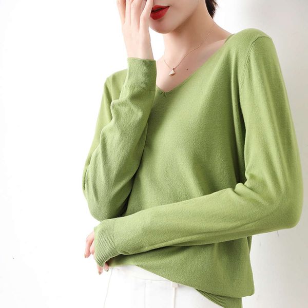autumn version v-neck sweater net red thin long sleeve knitted bottoming shirt, White;black
autumn version v-neck sweater net red thin long sleeve knitted bottoming shirt, White;black