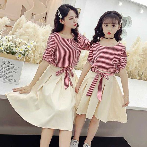 and daughter mother summer suits family matching outfits new fashion t-shirt+short skirt sets girls foreign style two-piece suit, Red;yellow
and daughter mother summer suits family matching outfits new fashion t-shirt+short skirt sets girls foreign style two-piece suit, Red;yellow