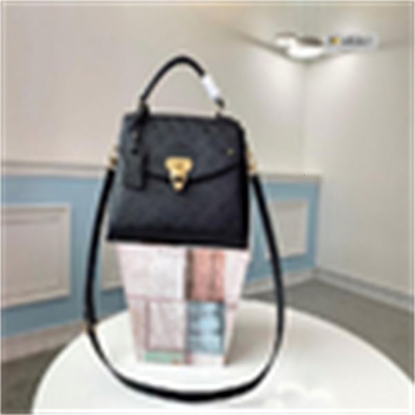 designer luxury irun black m53945 wild atmospheric shoulder bag women handbags iconic bags handles shoulder bags totes cross brand body bag, Red;black
designer luxury irun black m53945 wild atmospheric shoulder bag women handbags iconic bags handles shoulder bags totes cross brand body bag, Red;black