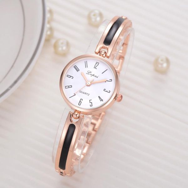 wristwatches small and exquisite classic digital alloy ladies bracelet watch factory direct, Slivery;brown
wristwatches small and exquisite classic digital alloy ladies bracelet watch factory direct, Slivery;brown
