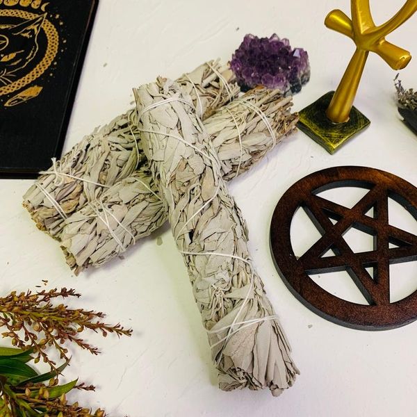 fragrance lamps white purifies crystal space to remove negative energy, high-quality large bundles of lavender abalone shell wooden sta
fragrance lamps white purifies crystal space to remove negative energy, high-quality large bundles of lavender abalone shell wooden sta