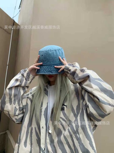 2021ss autumn guochao biao size overseas version over printed male and female couple coach et, Black 
2021ss autumn guochao biao size overseas version over printed male and female couple coach et, Black