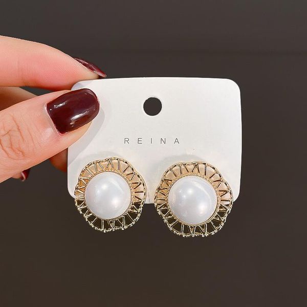 fashion design elegant pearl spherical earrings female korean hollow lace temperament stud, Golden;silver
fashion design elegant pearl spherical earrings female korean hollow lace temperament stud, Golden;silver